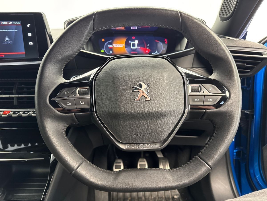 2023 Peugeot 2008 - image 13