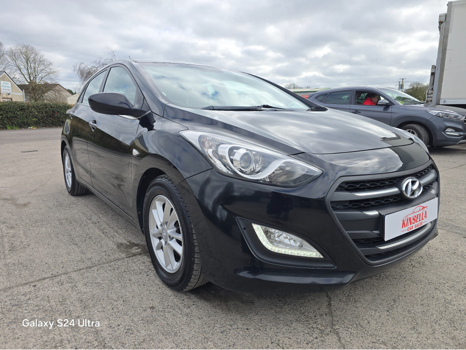 2016 Hyundai i30 - image 3