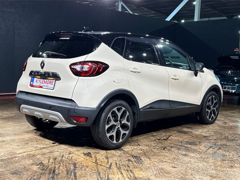 2020 Renault Captur WHITE/BLACK TWO TONE - FACTORY ALLOYS - HALF LEATHER - REVERSE CAMERA €16,950