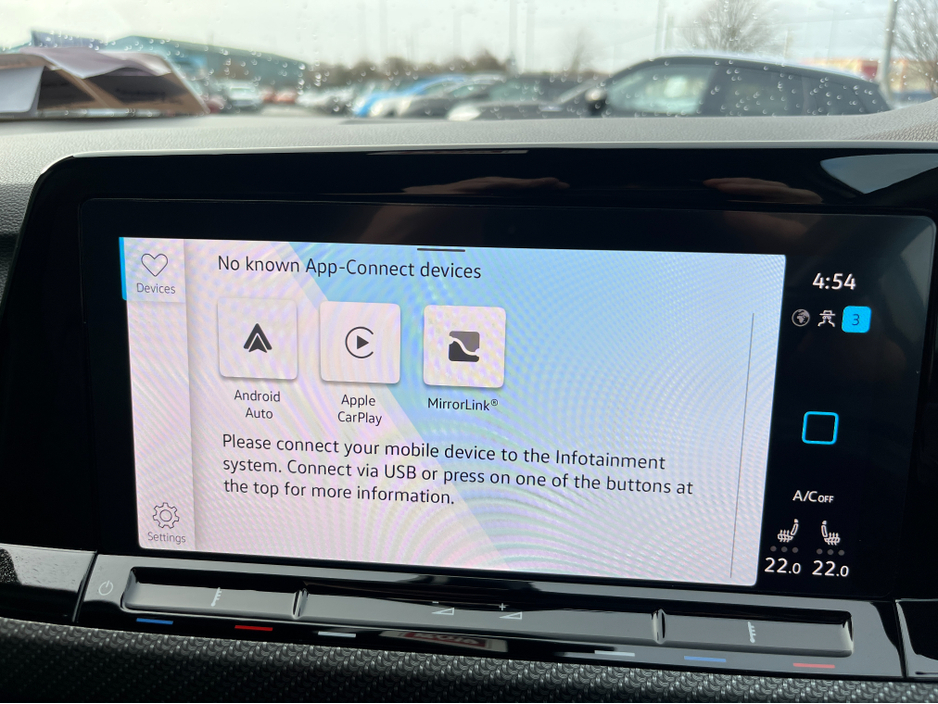 2022 Volkswagen Golf R-LINE AUTOMATIC 2.0 DIESEL //HIGH SPEC//LOW MILES//HEAD UP DISPLAY//HEATED SEATS AND STEERING WHEEL//KEYLESS ENTRY//ADAPTIVE CRUISE CONTROL// €32,950