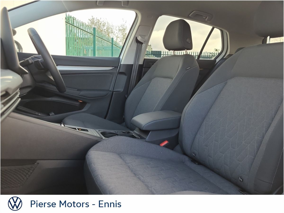 2025 Volkswagen Golf - image 7