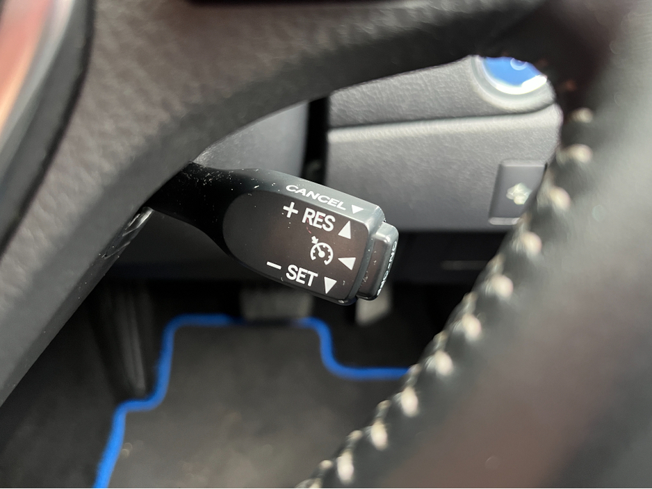 2016 Toyota Auris - image 24