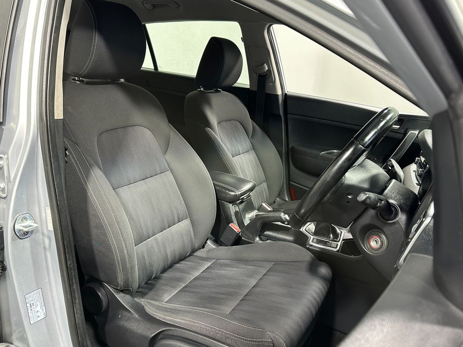 2016 Kia Sportage - image 10