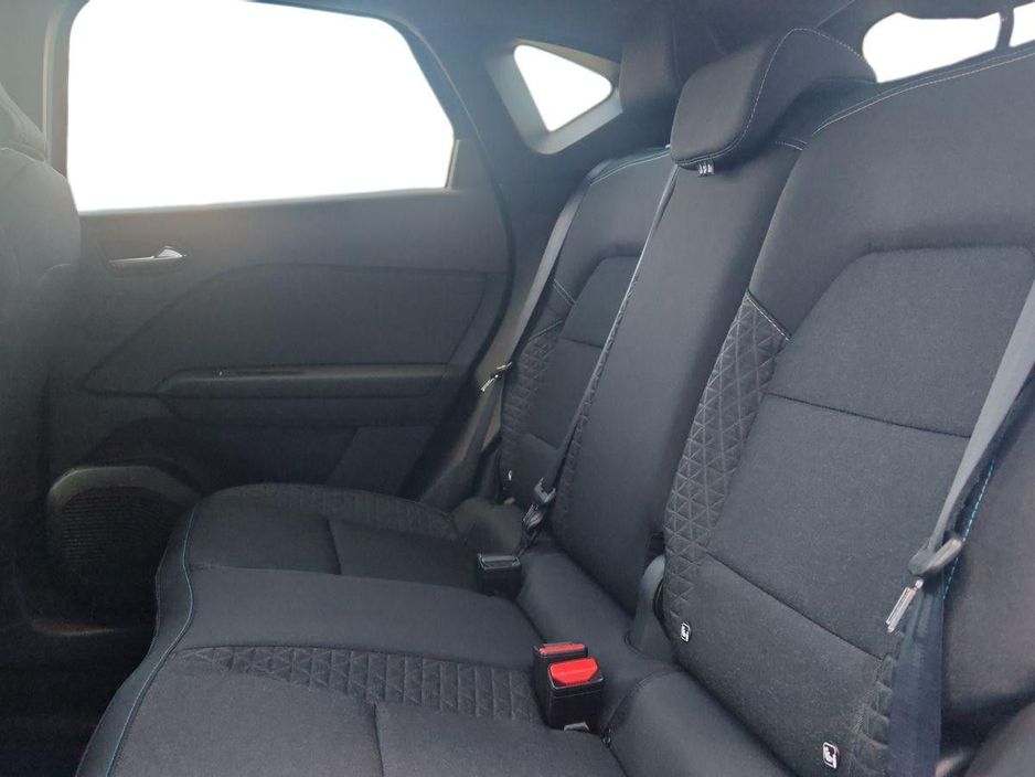 2026 Renault Captur - image 11