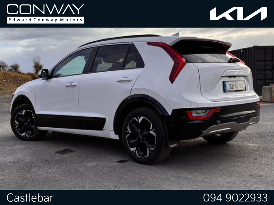 2023 Kia Niro - image 2