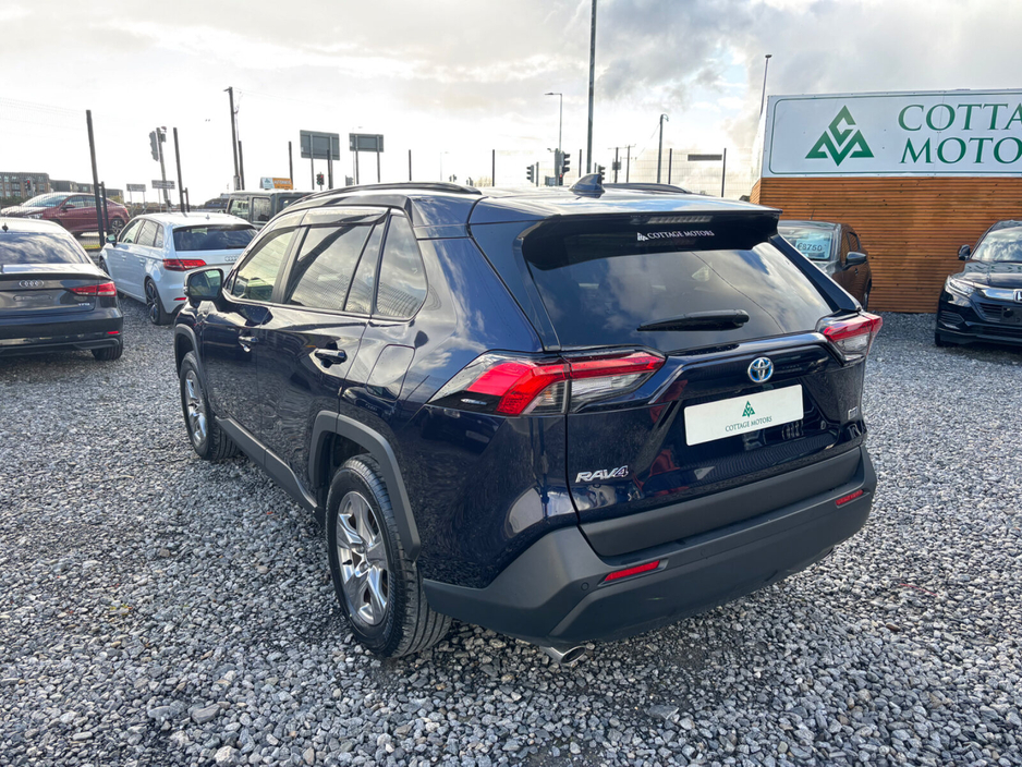 2024 Toyota Rav4 - image 3