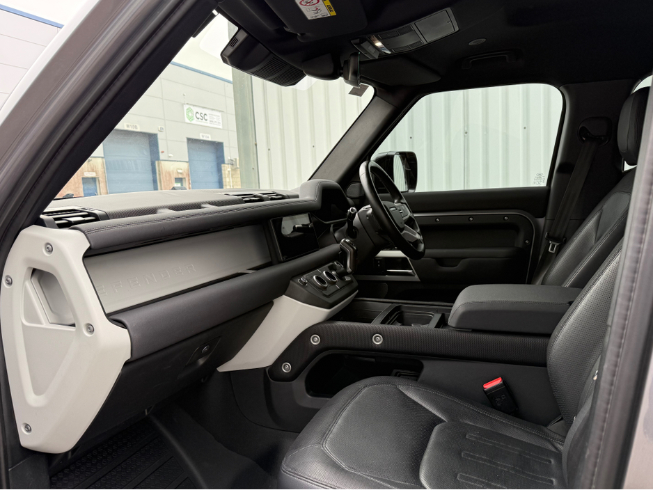 2021 Land Rover Defender - image 15