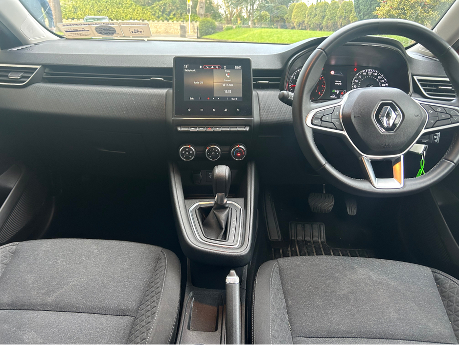 2023 Renault Clio - image 7