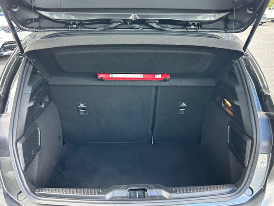 2021 Ford Focus - image 11