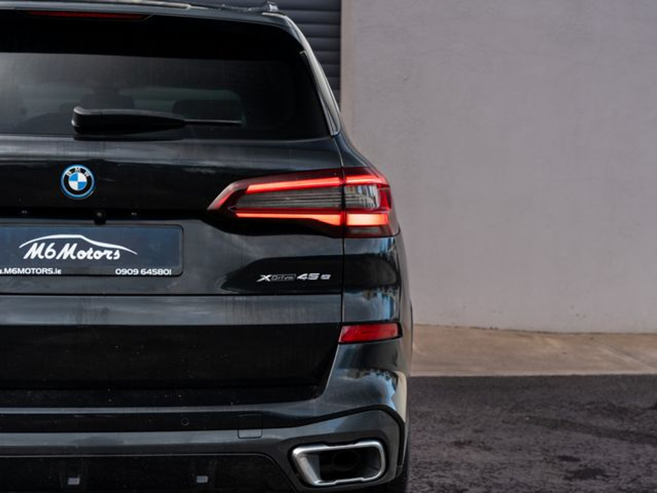 2022 BMW X5 - image 7