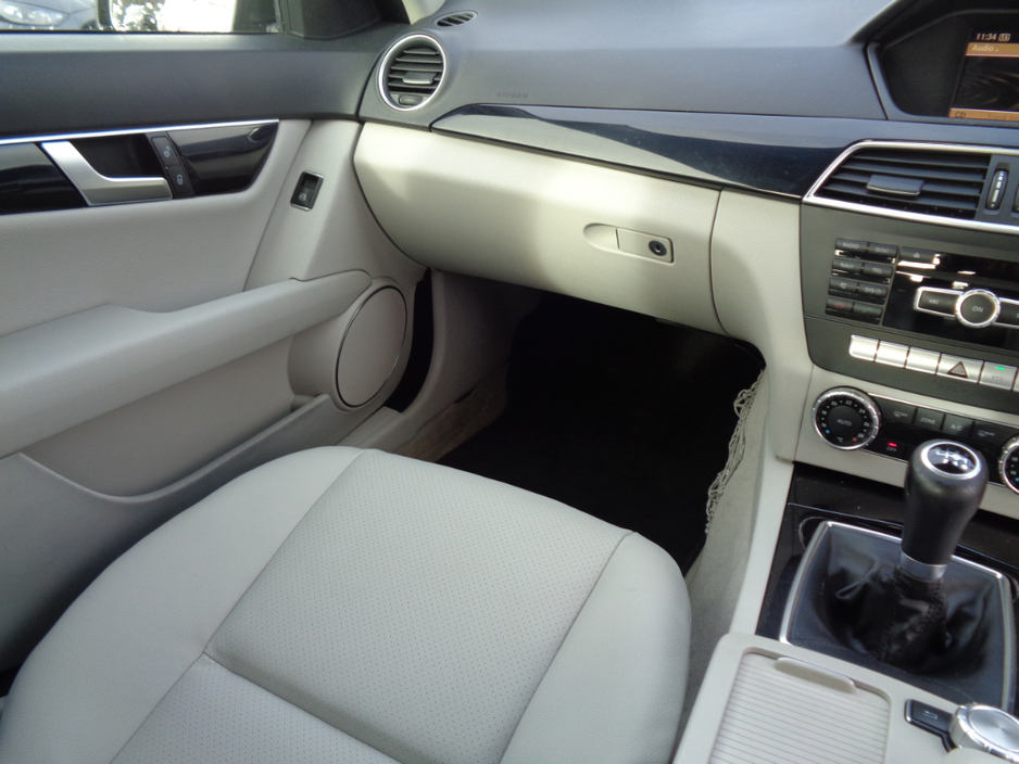 2012 Mercedes-Benz C Class - image 12