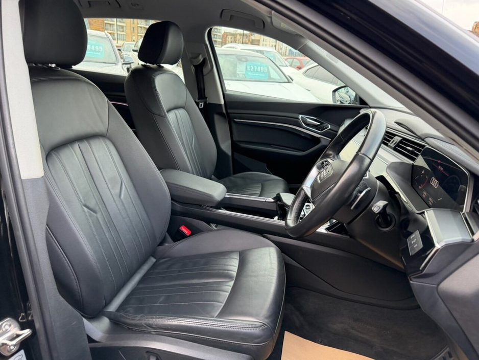 2022 Audi e-tron - image 19