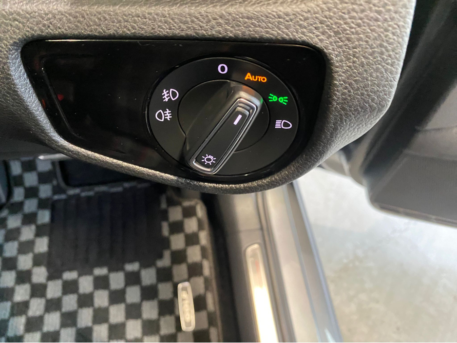 2018 Volkswagen Golf - image 17