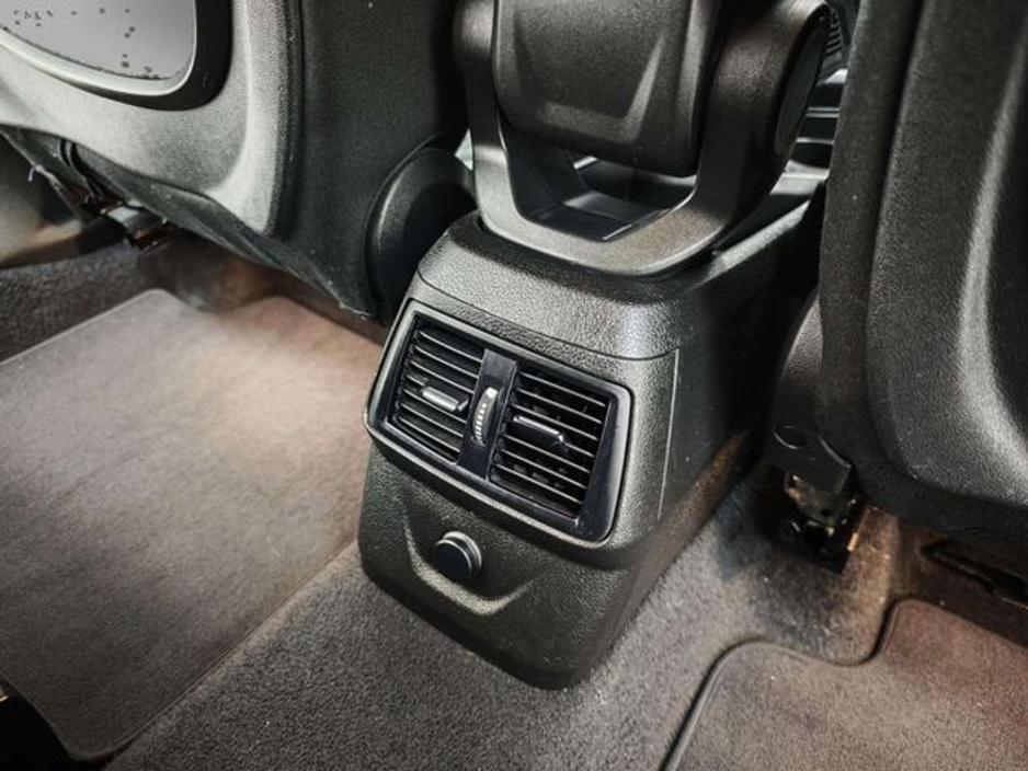 2016 BMW 2 Series Gran Tourer - image 8