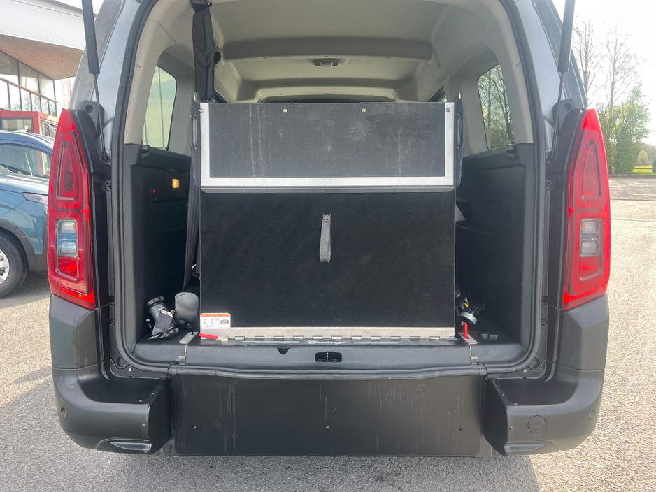 2024 Citroen Berlingo - image 8