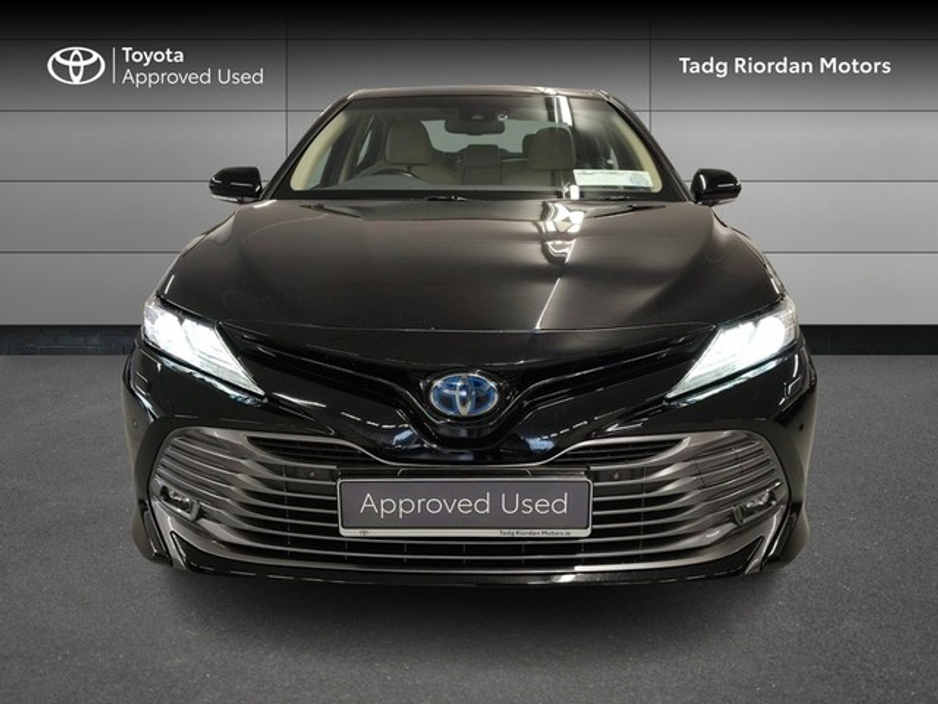 2019 Toyota Camry - image 5