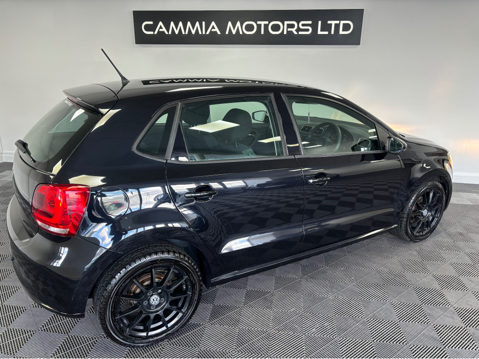 2011 Volkswagen Polo - image 4