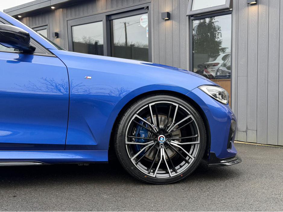 2020 BMW 3 Series - image 17