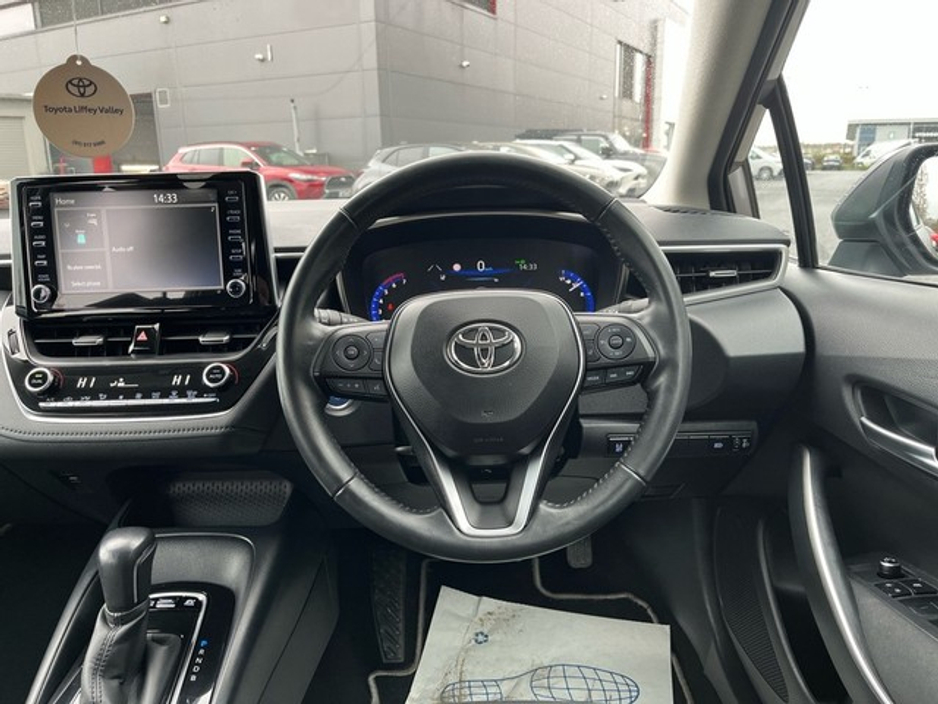 2022 Toyota Corolla - image 9