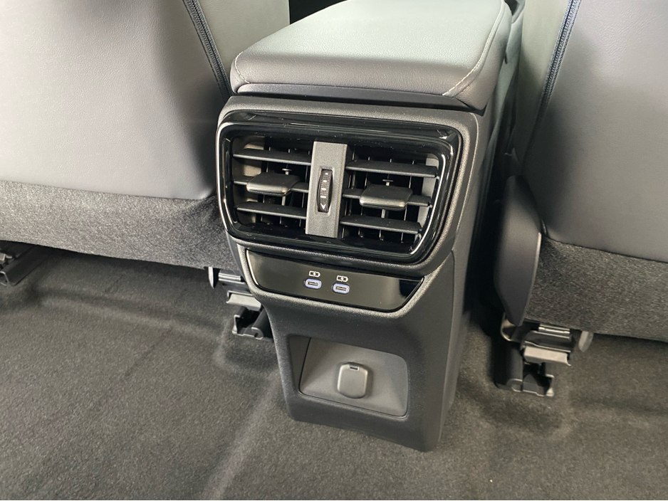 2025 Lexus RZ - image 18