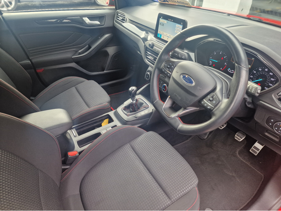 2019 Ford Focus - image 11