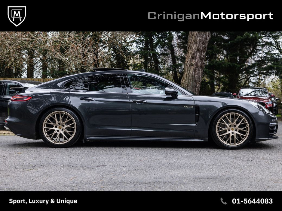 2020 Porsche Panamera - image 12