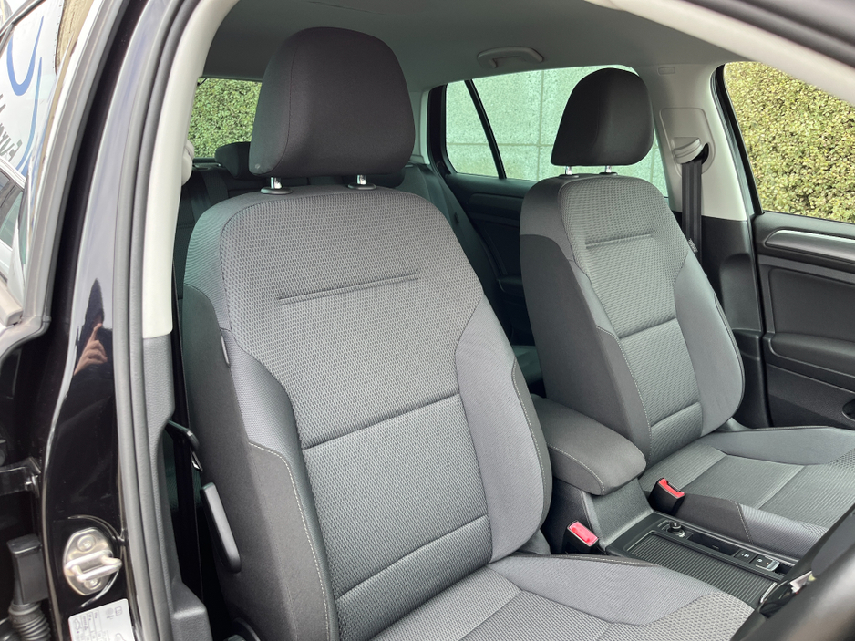 2018 Volkswagen Golf - image 11