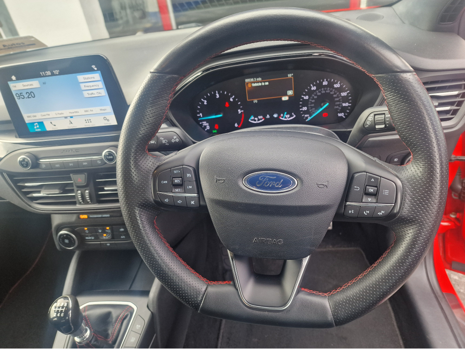 2019 Ford Focus - image 12