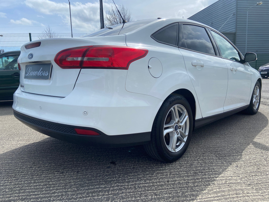 2016 Ford Focus - image 5