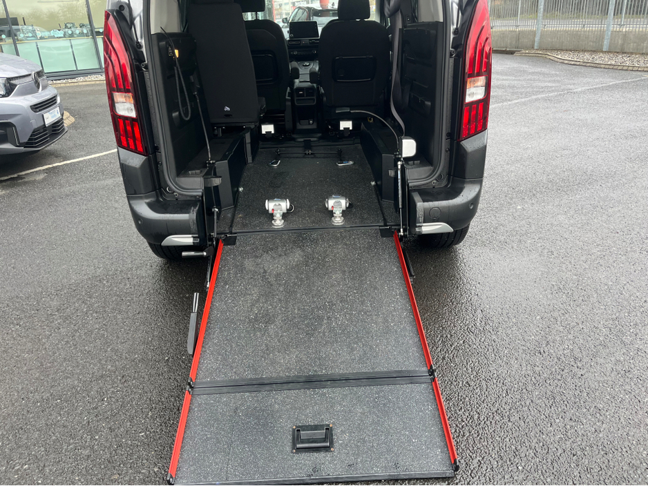 2023 Peugeot Rifter Wheelchair Accessible Auto €24,950