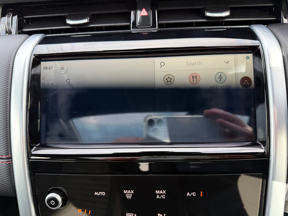 2022 Land Rover Discovery - image 19