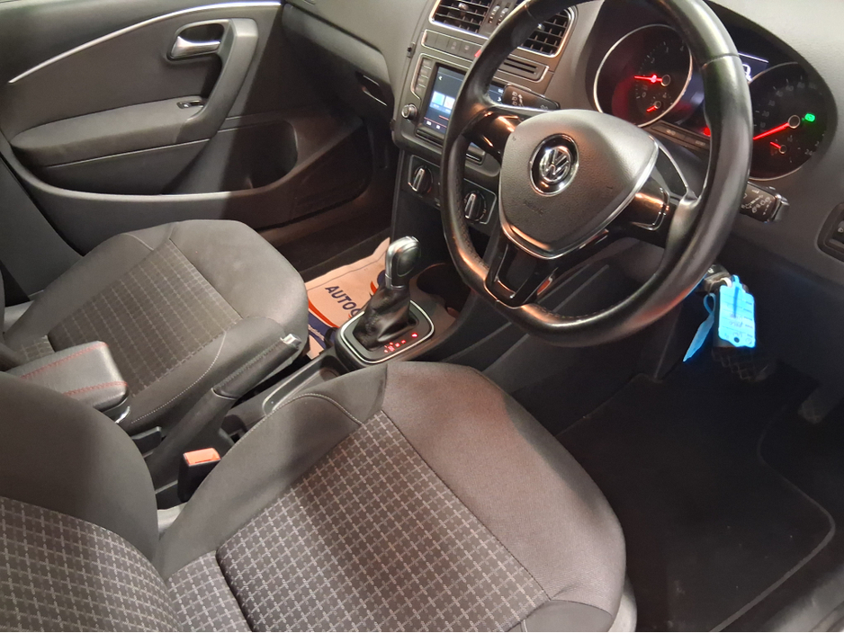 2014 Volkswagen Polo **LOW MILEAGE** €9,888