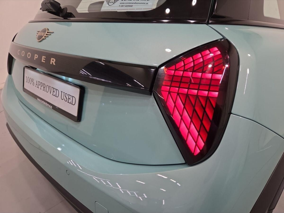 2025 MINI Hatch - image 20