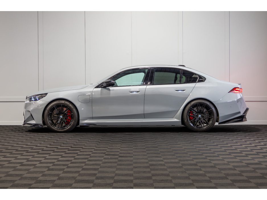 2025 BMW M5  €129,950