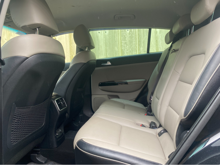 2021 Kia Sportage - image 5