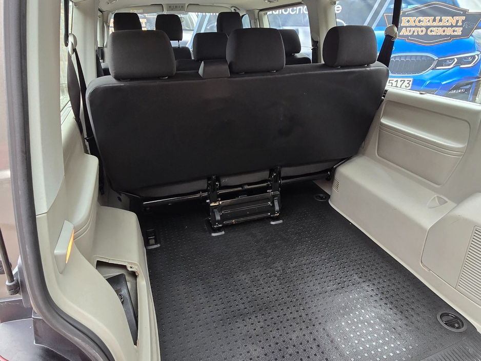 2018 Volkswagen Transporter - image 14