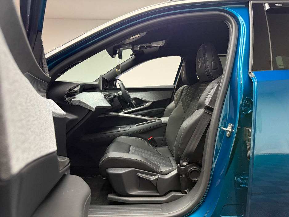 2025 Peugeot 5008 GT €49,990