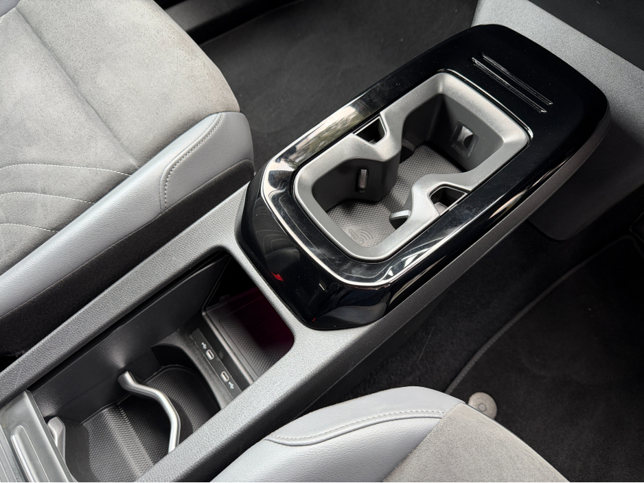 2023 Volkswagen ID.4 - image 18