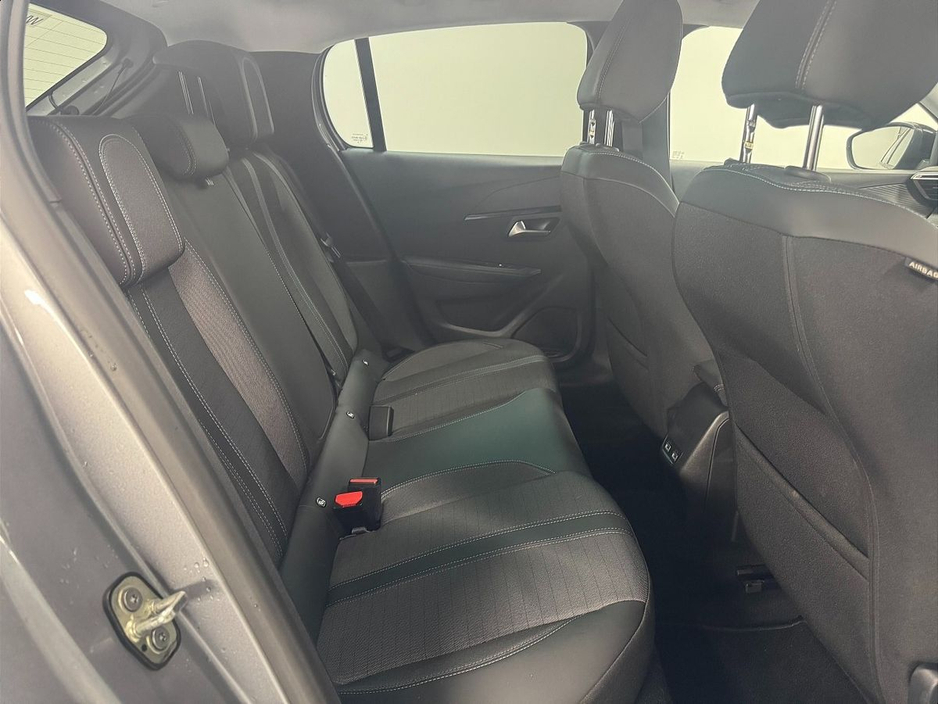 2022 Peugeot 208 Electric 136bhp (50 kWh) Allure Pack €16,975
