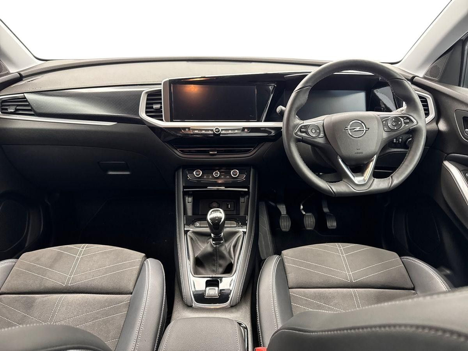 2024 Opel Grandland X - image 8