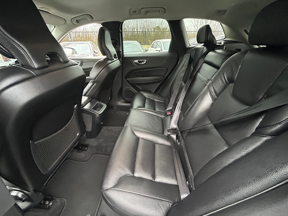 2020 Volvo XC60  €28,850