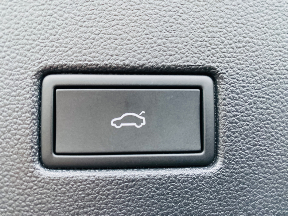 2023 Volkswagen T-Roc - image 27