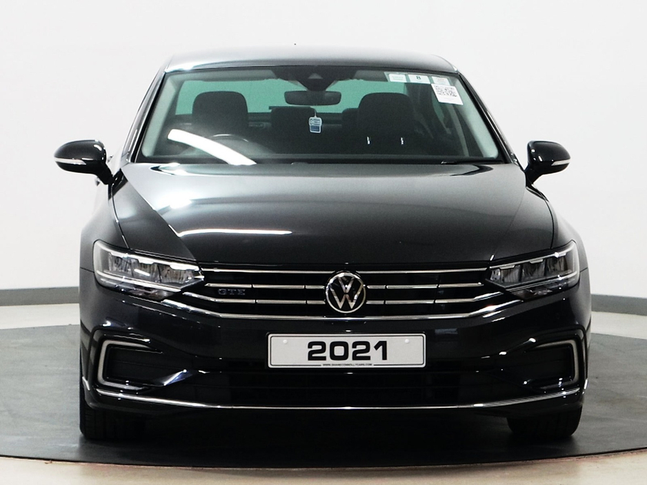 2021 Volkswagen Passat - image 9