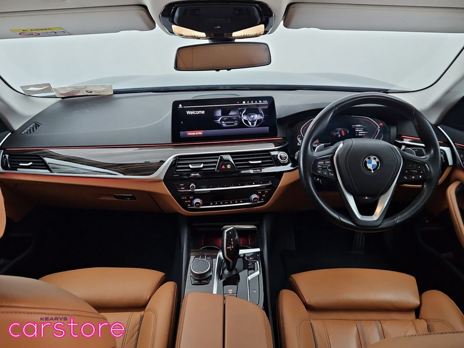 2021 BMW 5 Series - image 11