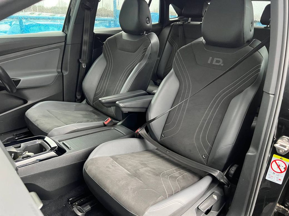 2023 Volkswagen ID.5 PRO LIFE 77KWH // HEATED SEATS // REVERSE CAMERA // DUAL ZONE CLIMATE CONTROL €24,950