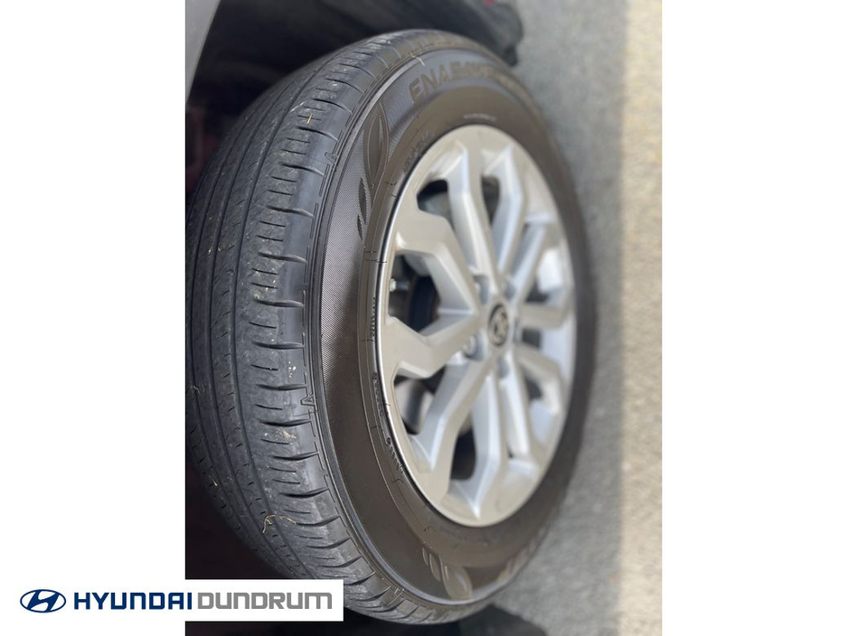 2023 Toyota Corolla - image 10