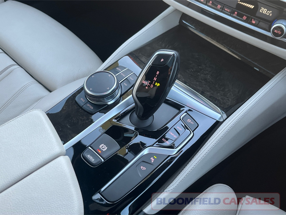 2017 BMW 5 Series MSPORT , SUNROOF // IMMACULATE €28,950