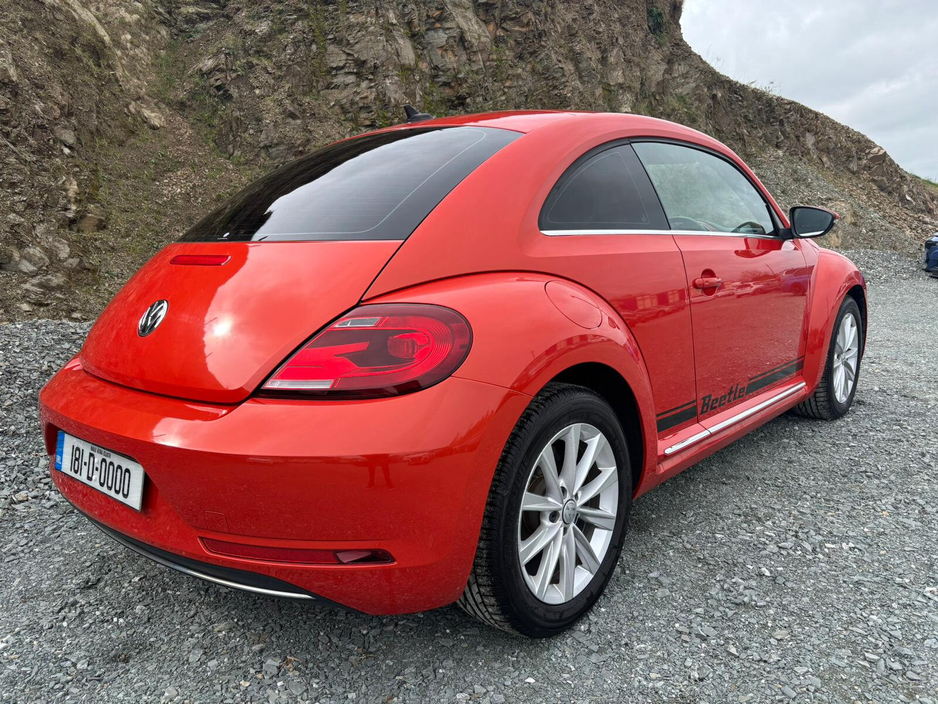 2018 Volkswagen Beetle - image 3
