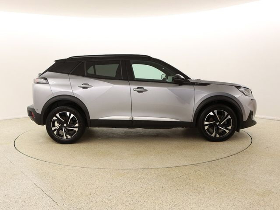 2021 Peugeot 2008 - image 8