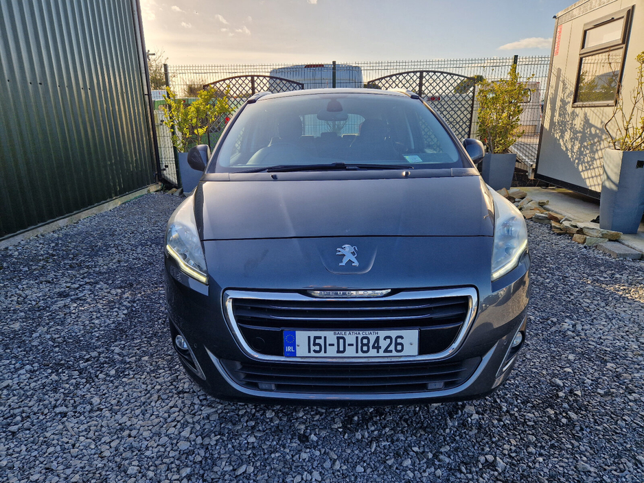 2015 Peugeot 5008 - image 3